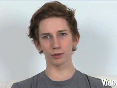 Chris St-Laurent Attempts the Self-Facial, Added: 2012-11-28 by Video Boys