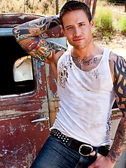 Jordan jerks it outside, Added: 2013-01-23 by Randy Blue