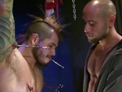 This stud likes pain, Added: 2013-11-17 by Fetish Force