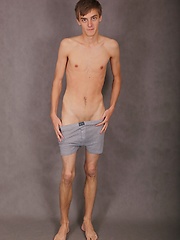 Rene Mitchell busts a nut over his sexy stomach., Added: 2014-03-28 by BadPuppy