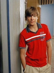 Zac Efron, Added: 2014-05-28 by HuzzBearz