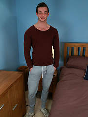 Muscular & tall young straight boy Jake Shows off his ripped body, Added: 2014-06-09 by English Lads