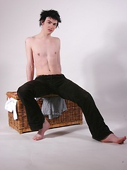 Cute twink Orlando masturbates on the picnic basket., Added: 2014-07-07 by BadPuppy